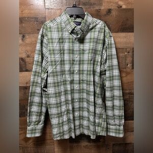 Roundtree & Yorke Men’s Plaid Button Up Shirt Medium Multicolored 100% Cotton